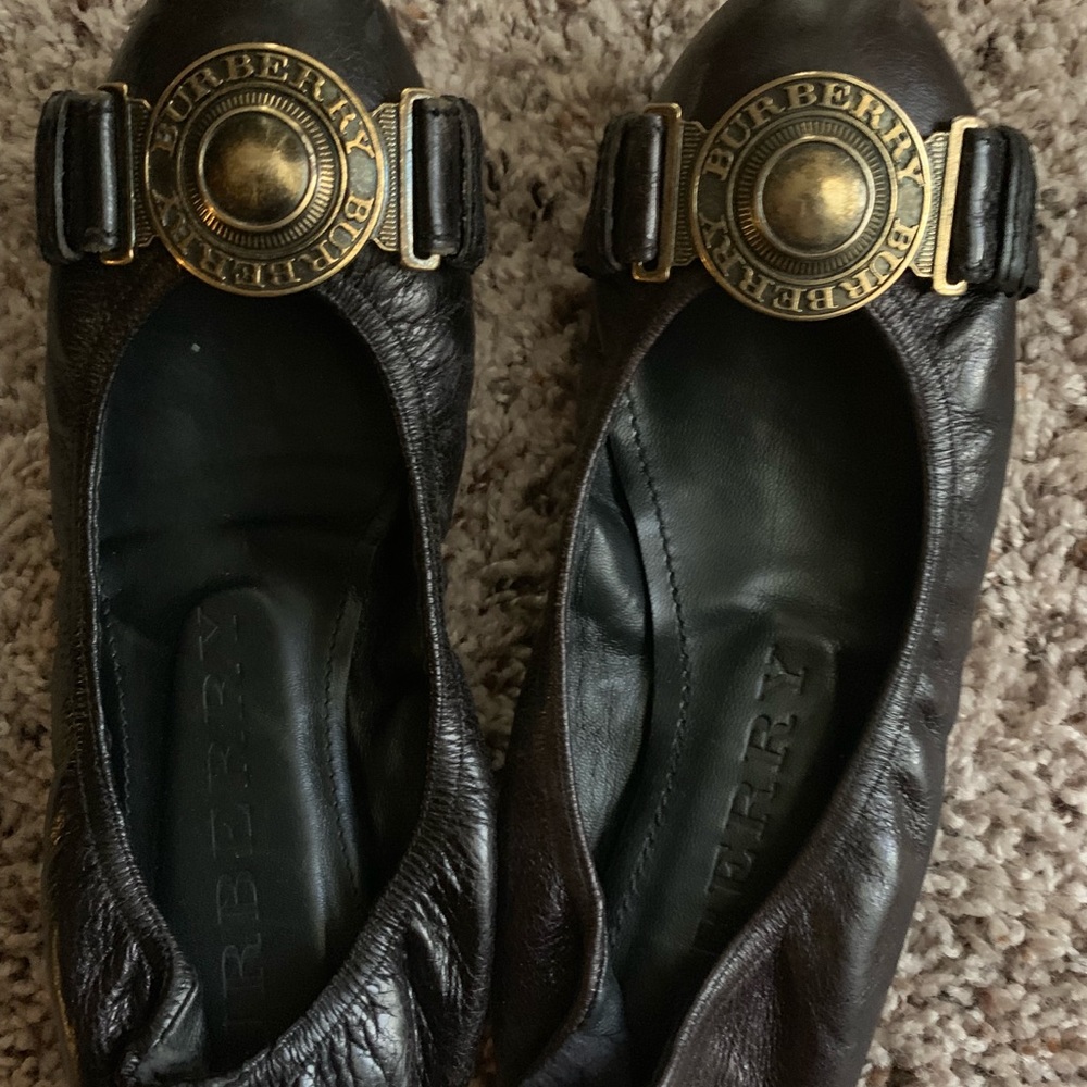 Real leather Burberry flats